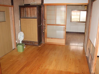 western-style room(s)