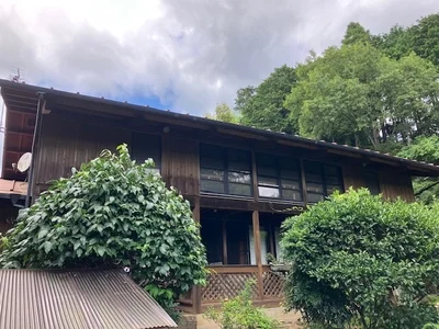 exterior exterior