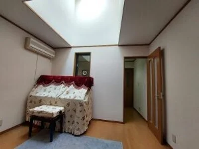western-style room(s)