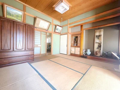 japanese-style room(s)