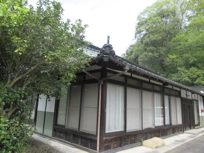 Photo 1 Photo 1