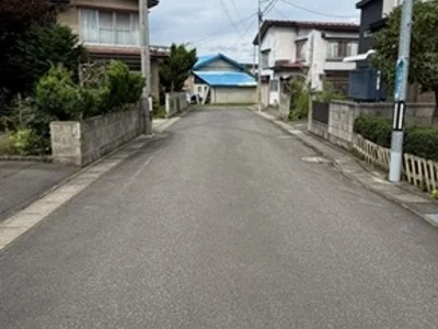 exterior (including front road)