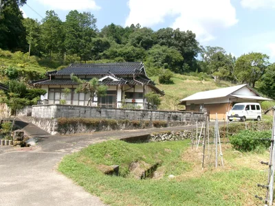 exterior exterior
