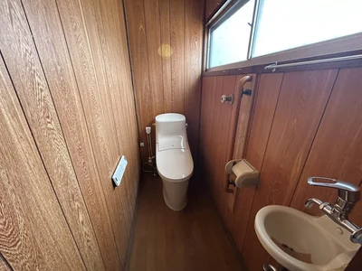 toilet