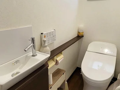 toilet