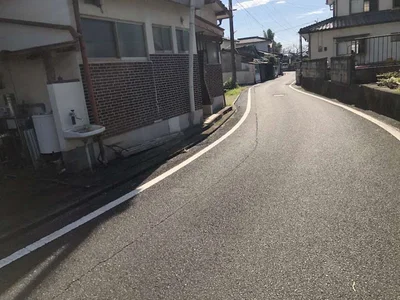 exterior (including front road)