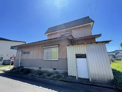 exterior (including front road)