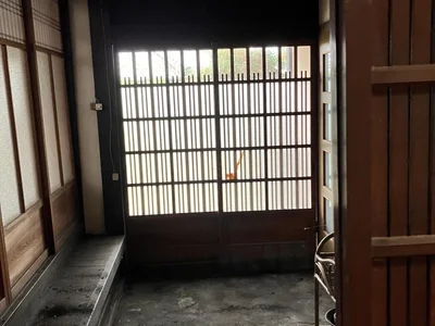 entrance entrance