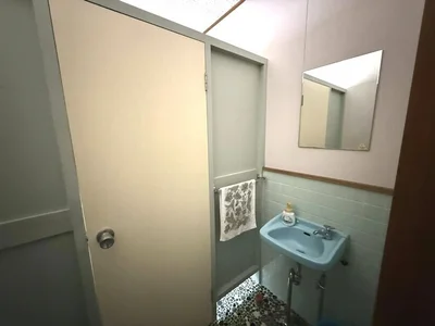 washroom washroom