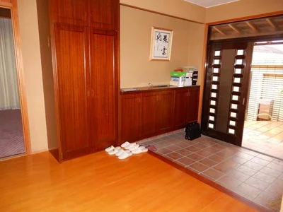 Photo 2 Photo 2