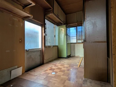 western-style room(s)