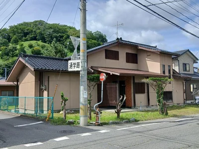 Photo 2 Photo 2