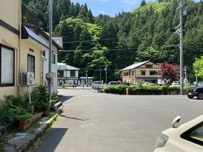 exterior (including front road)