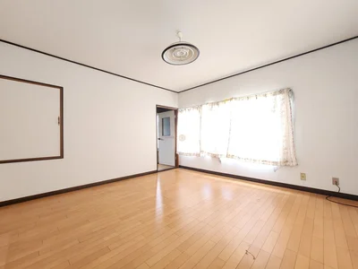 western-style room(s)