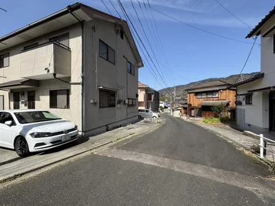 exterior (including front road)