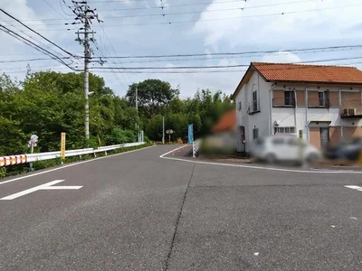 exterior (including front road)