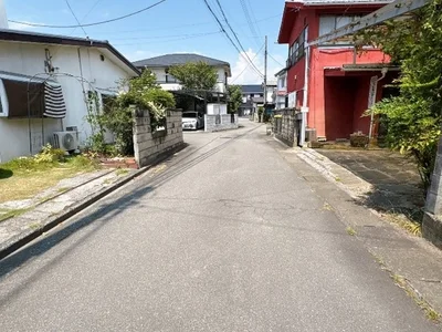 exterior (including front road)