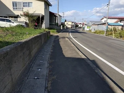 exterior (including front road)