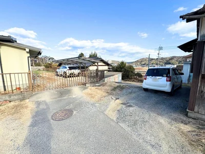exterior (including front road)