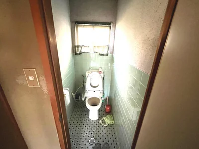 toilet