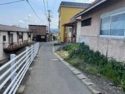 exterior (including front road)