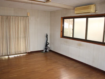 western-style room(s)