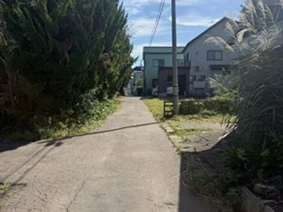 exterior (including front road)