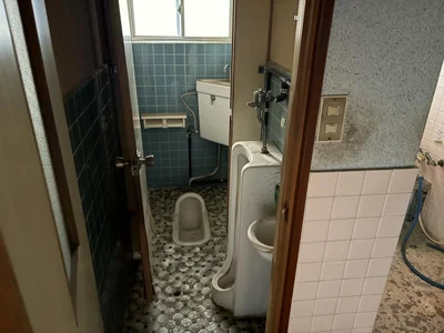 toilet