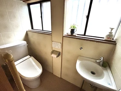 toilet