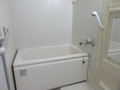 bathroom bathroom