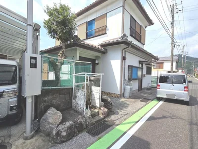 前面道路含む外観