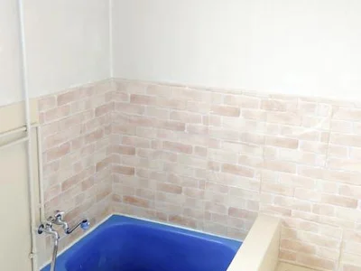 bathroom bathroom