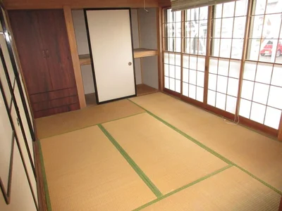 japanese-style room(s)