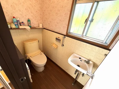 toilet toilet