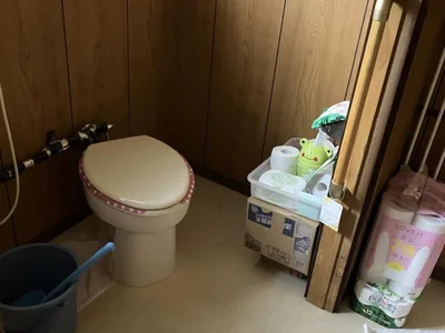 toilet