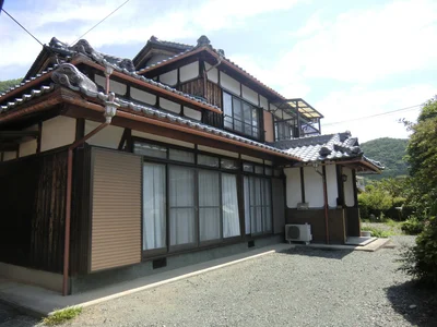 Photo 1 Photo 1