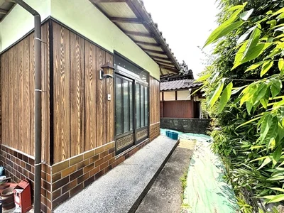 entrance entrance