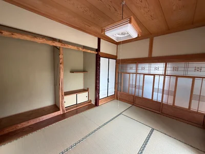 japanese-style room(s)