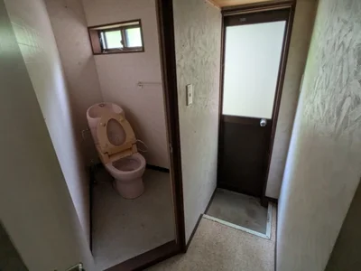 toilet