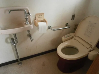 toilet