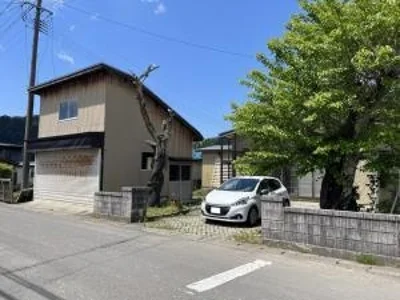 Photo 1 Photo 1