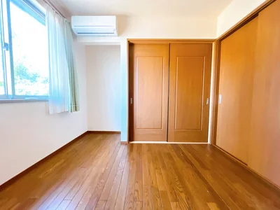 western-style room(s)
