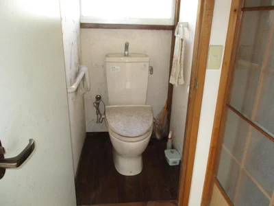 toilet