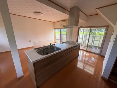 western-style room(s)
