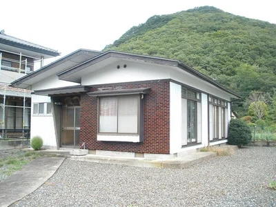 Photo 1 Photo 1