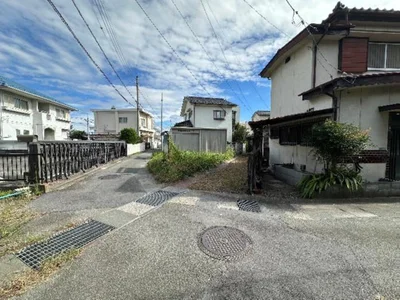 exterior (including front road)