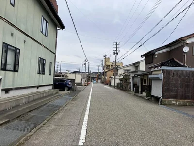 exterior (including front road)