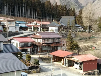 exterior (including front road)