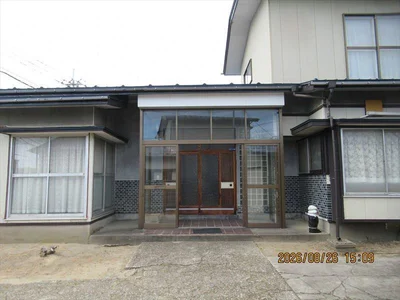 Photo 2 Photo 2