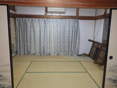 japanese-style room(s)